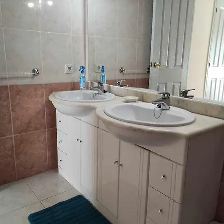 Apartamento Con Piscina Parking